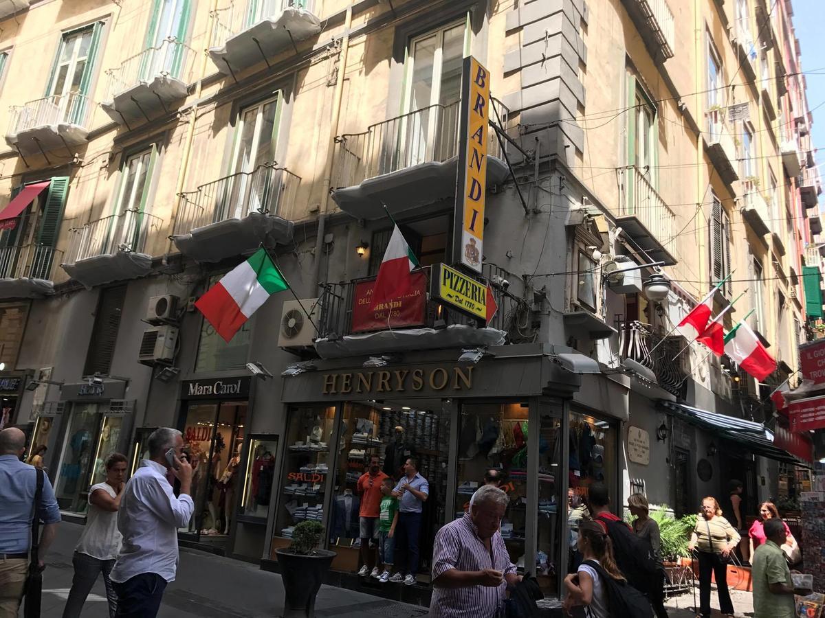 B&B Chiaia 216 Napoli Ngoại thất bức ảnh